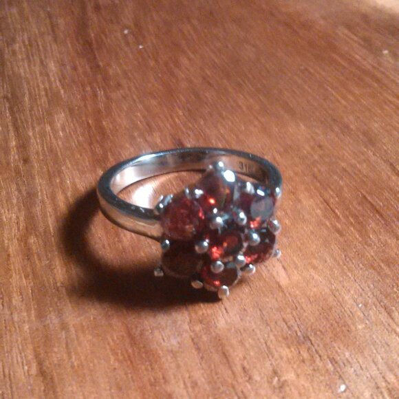 Mozambique Garnet Stainless Steel Floral Ring (Size 6) - Picture 6 of 15